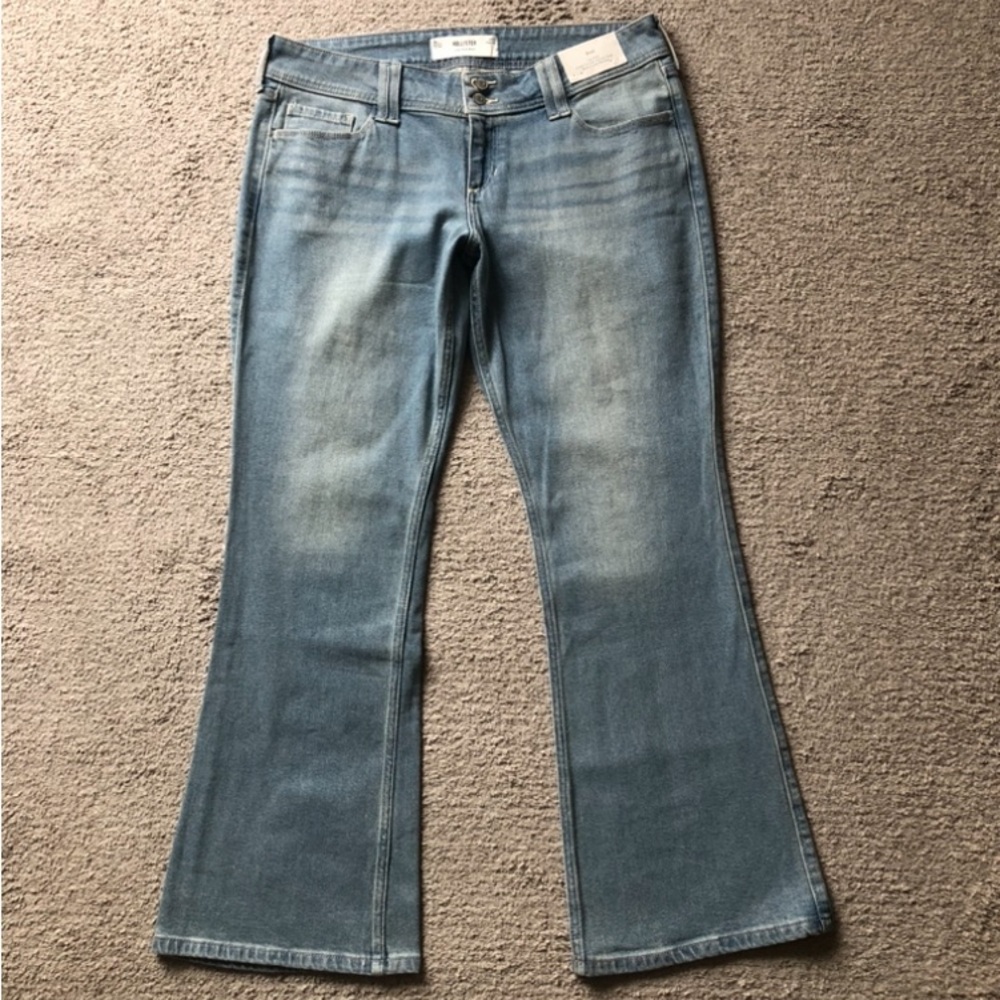 Hollister Bootcut Jeans.NWT.
